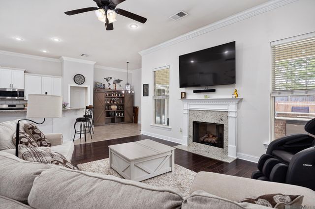 23570 Gardenia Ave, Denham Springs, LA 70726