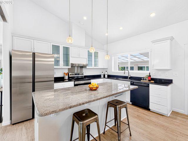 27241 S PEDERSON Rd, Estacada, OR 97023