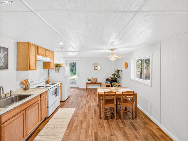 27241 S PEDERSON Rd, Estacada, OR 97023
