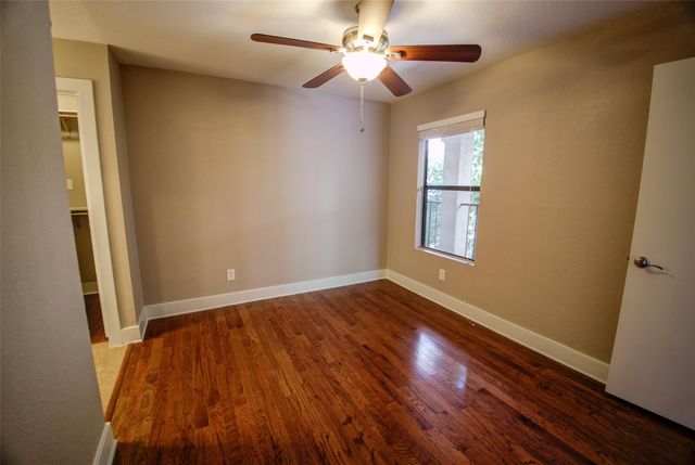1306 Norwalk LN 206, Austin, TX 78703
