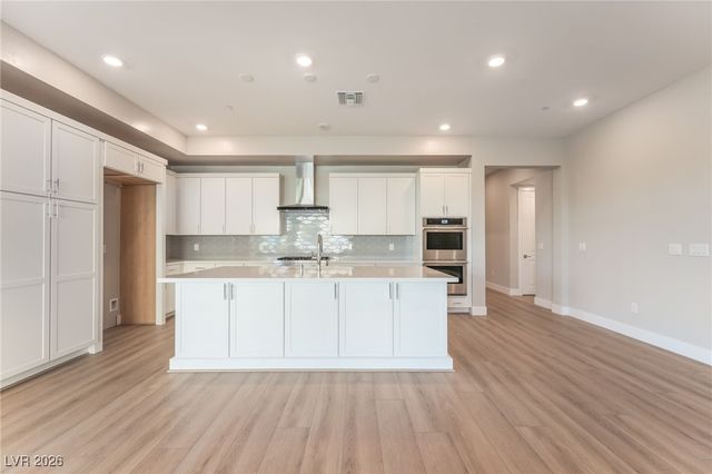 9132 Las Manaitas Avenue 202, Las Vegas, NV 89144