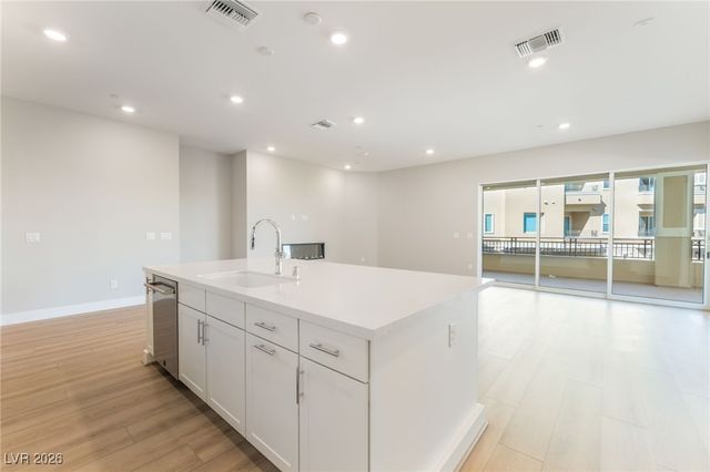 9132 Las Manaitas Avenue 202, Las Vegas, NV 89144