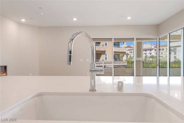 9132 Las Manaitas Avenue 202, Las Vegas, NV 89144