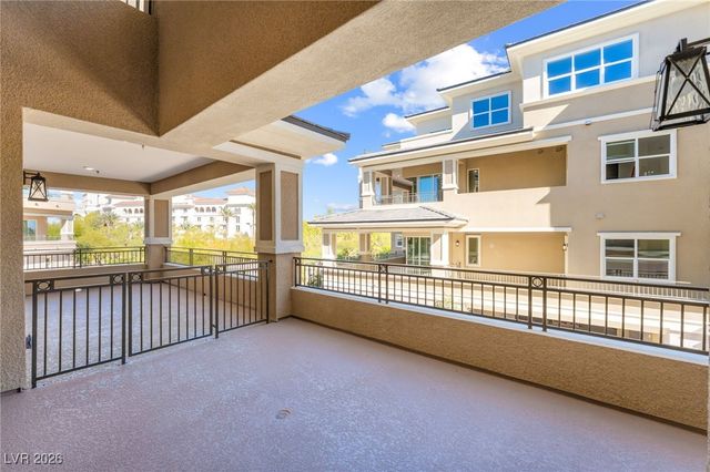 9132 Las Manaitas Avenue 202, Las Vegas, NV 89144