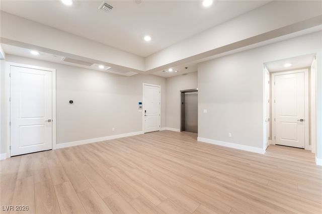 9132 Las Manaitas Avenue 202, Las Vegas, NV 89144