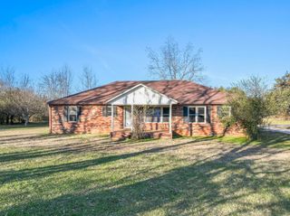 2232 Oakhaven Dr, Murfreesboro, TN 37129