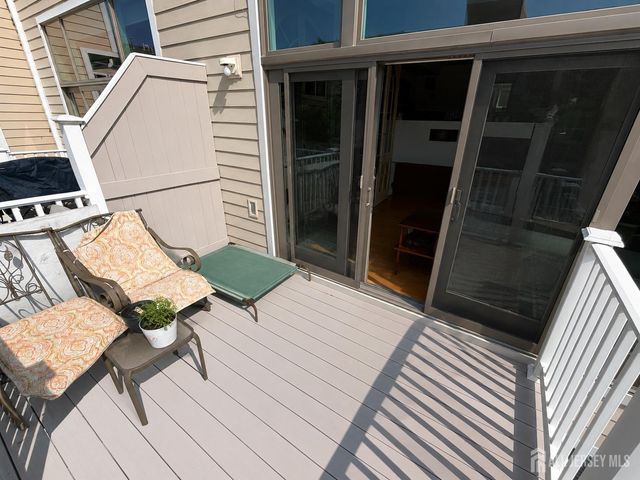 19 Hiram Square, New Brunswick, NJ 08901