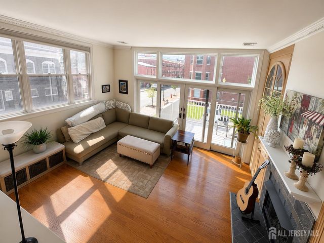 19 Hiram Square, New Brunswick, NJ 08901