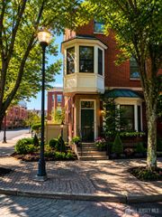 19 Hiram Square, New Brunswick, NJ 08901
