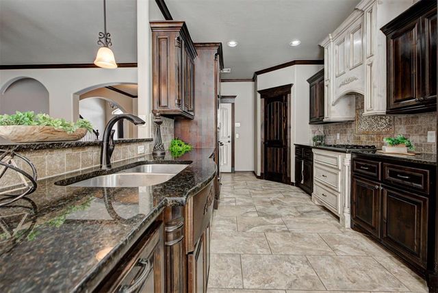 2804 SE 8th Street, Moore, OK 73160