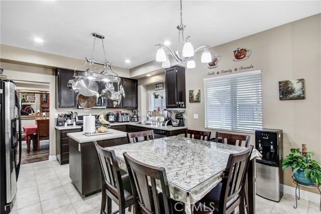 39812 De Vendome Court, Murrieta, CA 92563