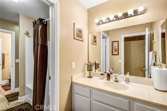 39812 De Vendome Court, Murrieta, CA 92563