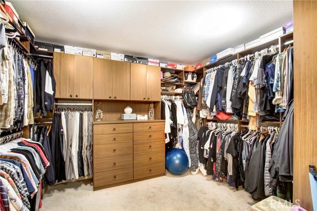 39812 De Vendome Court, Murrieta, CA 92563