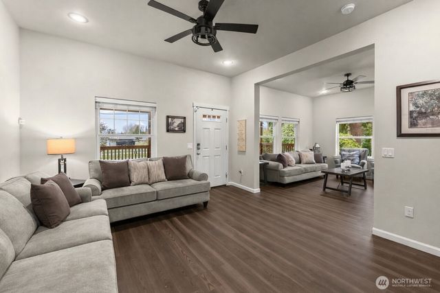 15014 106th ST E, Puyallup, WA 98374