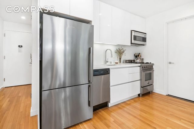 148 E 24th St Apt 3F, New York City, NY 10010