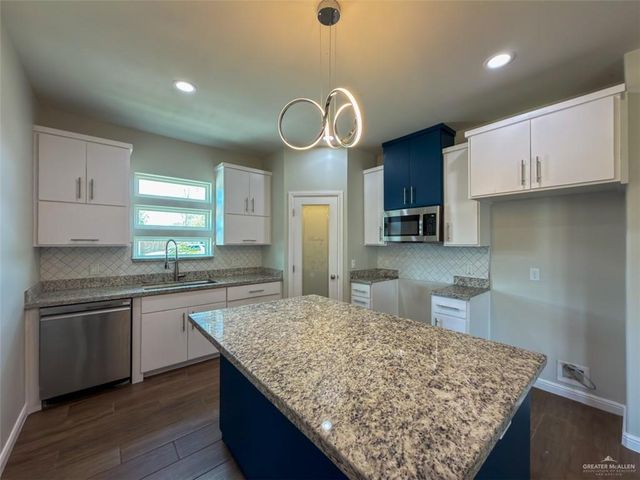 1421 W Franklin Avenue, Alton, TX 78573