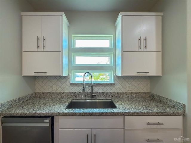 1421 W Franklin Avenue, Alton, TX 78573