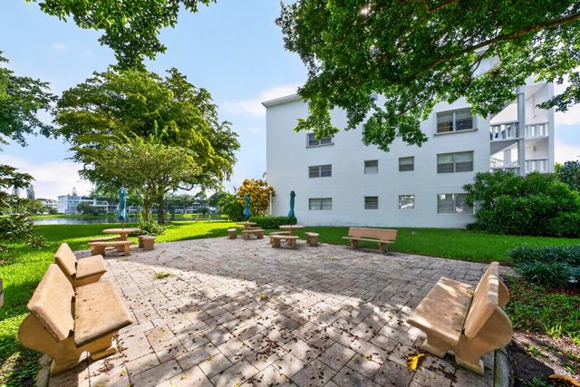 2079 Cambridge D 2079, Deerfield Beach, FL 33442
