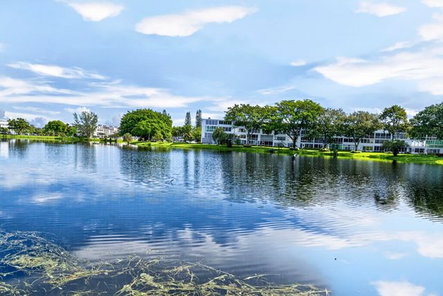 2079 Cambridge D 2079, Deerfield Beach, FL 33442