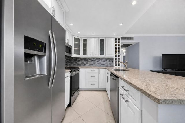 2079 Cambridge D 2079, Deerfield Beach, FL 33442