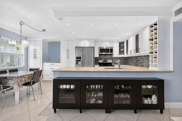 2079 Cambridge D 2079, Deerfield Beach, FL 33442
