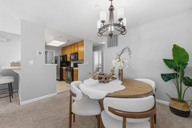 609 Arcadia Terrace 303, Sunnyvale, CA 94085