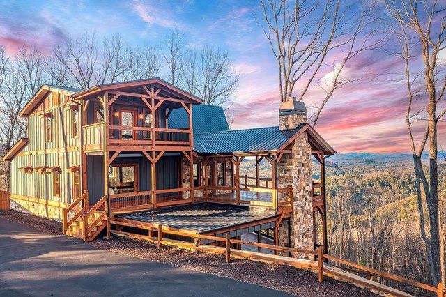 470 Skylight NW Drive, Blue Ridge, GA 30513