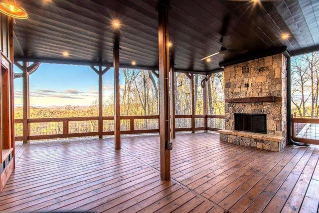 470 Skylight NW Drive, Blue Ridge, GA 30513