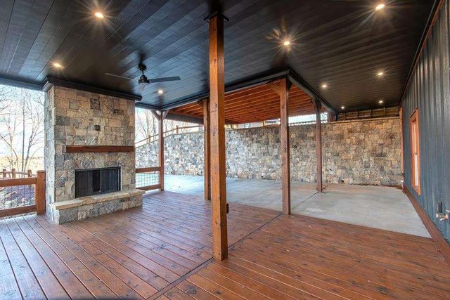 470 Skylight NW Drive, Blue Ridge, GA 30513