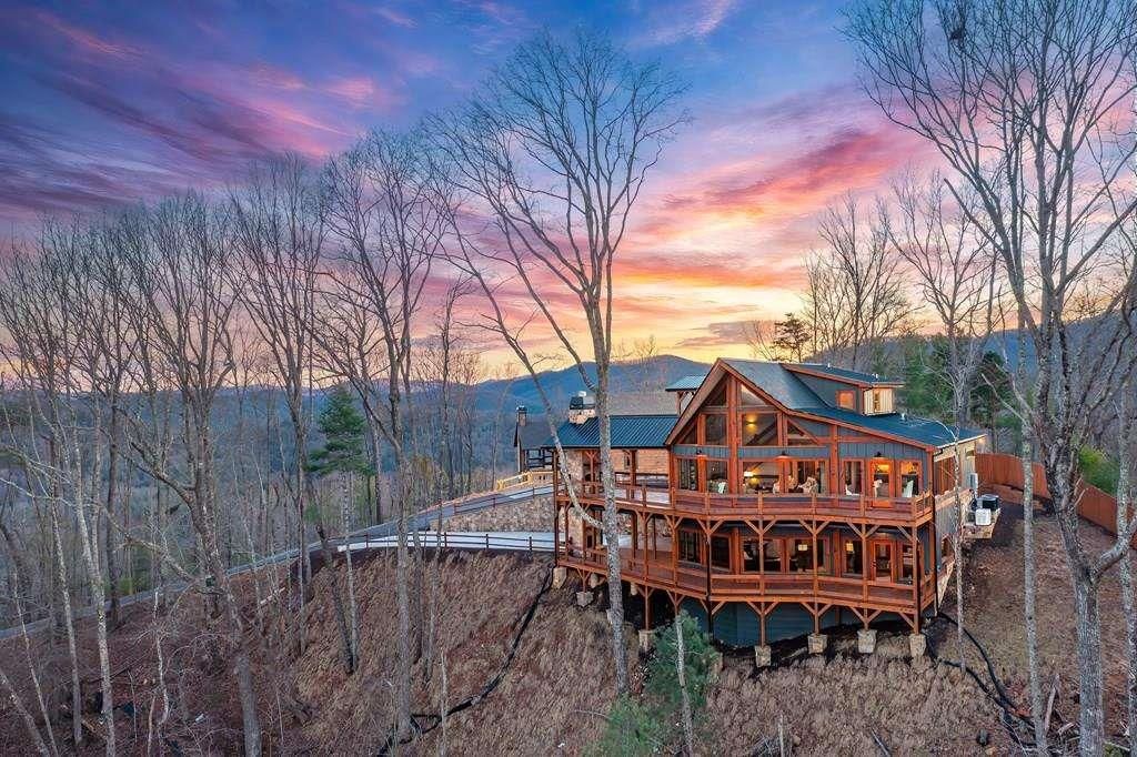 470 Skylight NW Drive, Blue Ridge, GA 30513