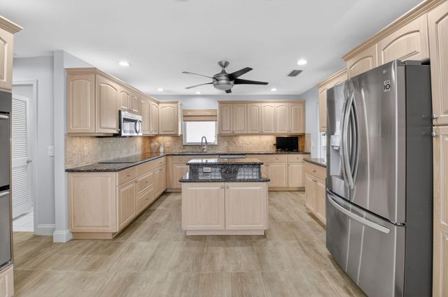 32 Estate Drive, Boynton Beach, FL 33436