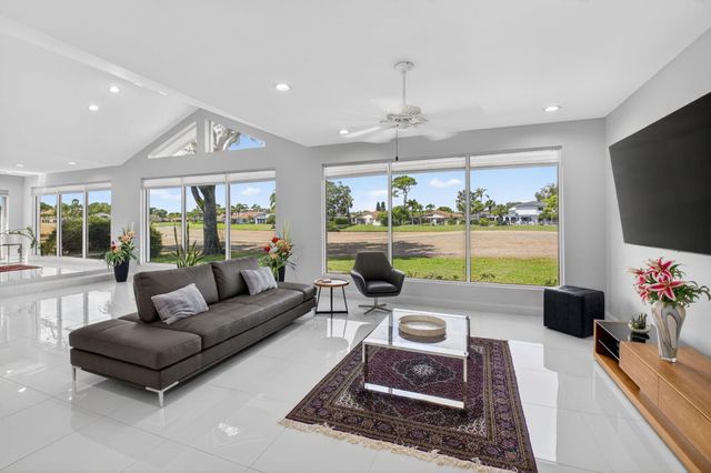 32 Estate Drive, Boynton Beach, FL 33436