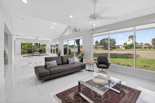 32 Estate Drive, Boynton Beach, FL 33436