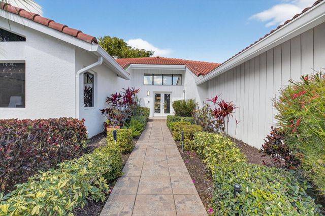 32 Estate Drive, Boynton Beach, FL 33436