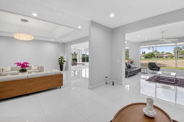 32 Estate Drive, Boynton Beach, FL 33436