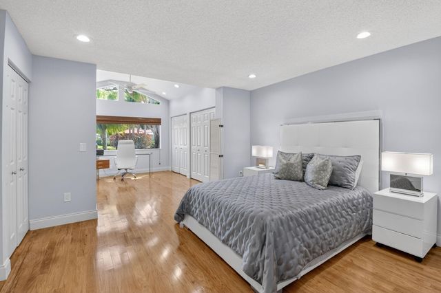 32 Estate Drive, Boynton Beach, FL 33436