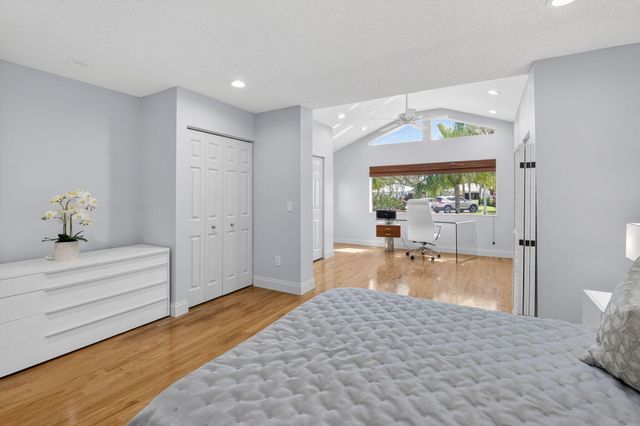 32 Estate Drive, Boynton Beach, FL 33436