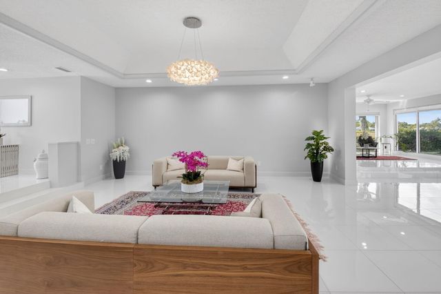 32 Estate Drive, Boynton Beach, FL 33436