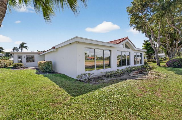 32 Estate Drive, Boynton Beach, FL 33436