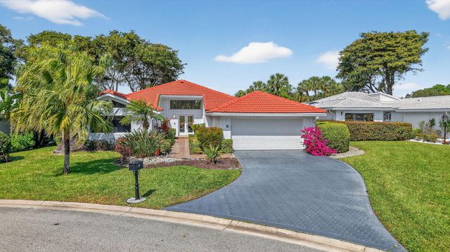 32 Estate Drive, Boynton Beach, FL 33436
