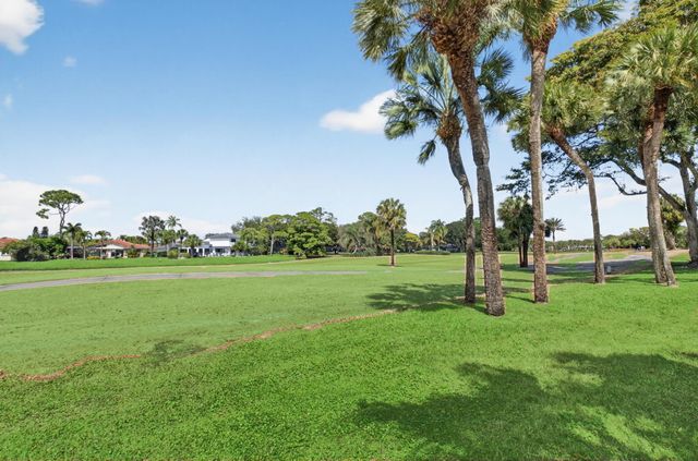 32 Estate Drive, Boynton Beach, FL 33436