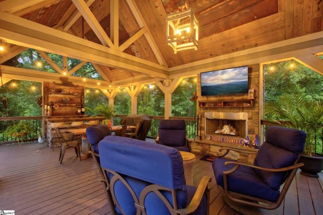205 Scenic River Way, Taylors, SC 29687