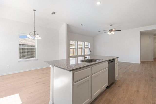 249 Edgewater Drive, West Columbia, TX 77486