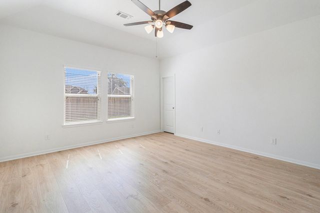 249 Edgewater Drive, West Columbia, TX 77486