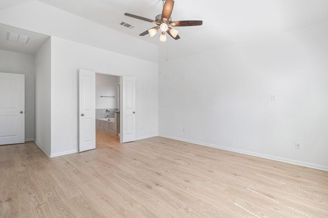 249 Edgewater Drive, West Columbia, TX 77486