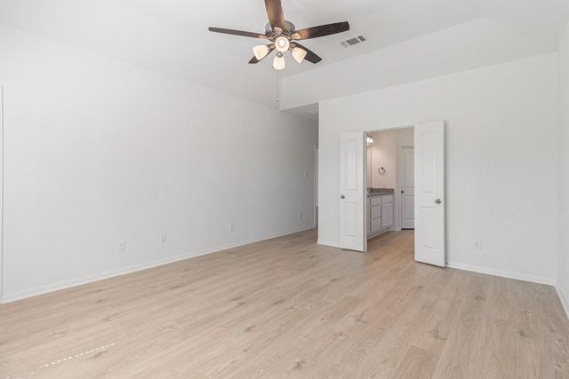 249 Edgewater Drive, West Columbia, TX 77486