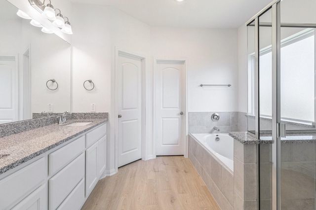 249 Edgewater Drive, West Columbia, TX 77486
