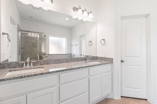 249 Edgewater Drive, West Columbia, TX 77486