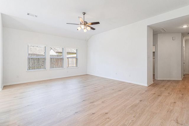 249 Edgewater Drive, West Columbia, TX 77486