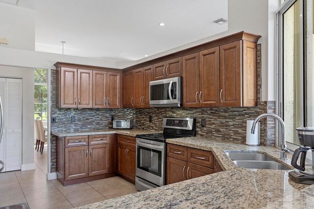 875 Bayside Lane, Weston, FL 33326